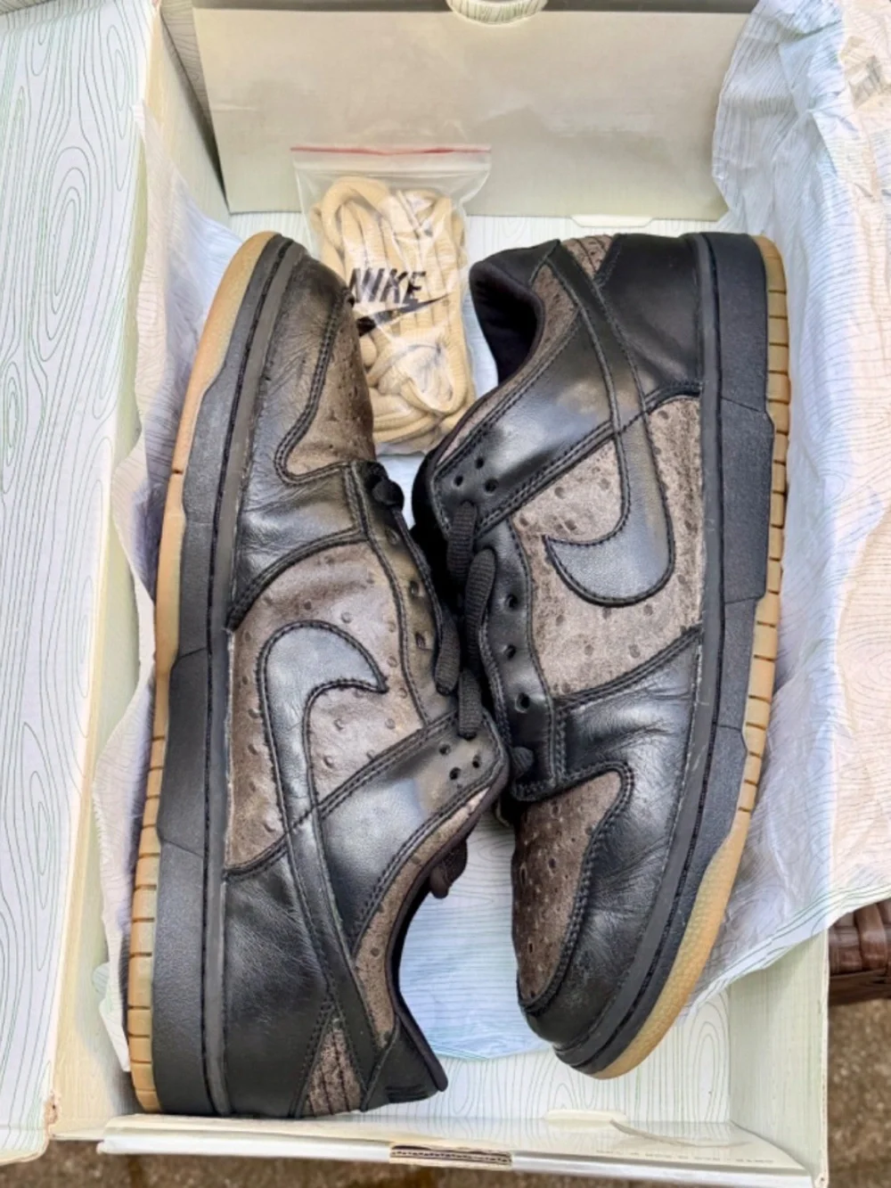 Nike SB Dunk Low Pro 'Ostrich'Vintage 2003 Silver Box- Size: 11